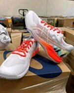 ASICS Novablast 2 Platinum US 9 sport shoes pallet - Image 6