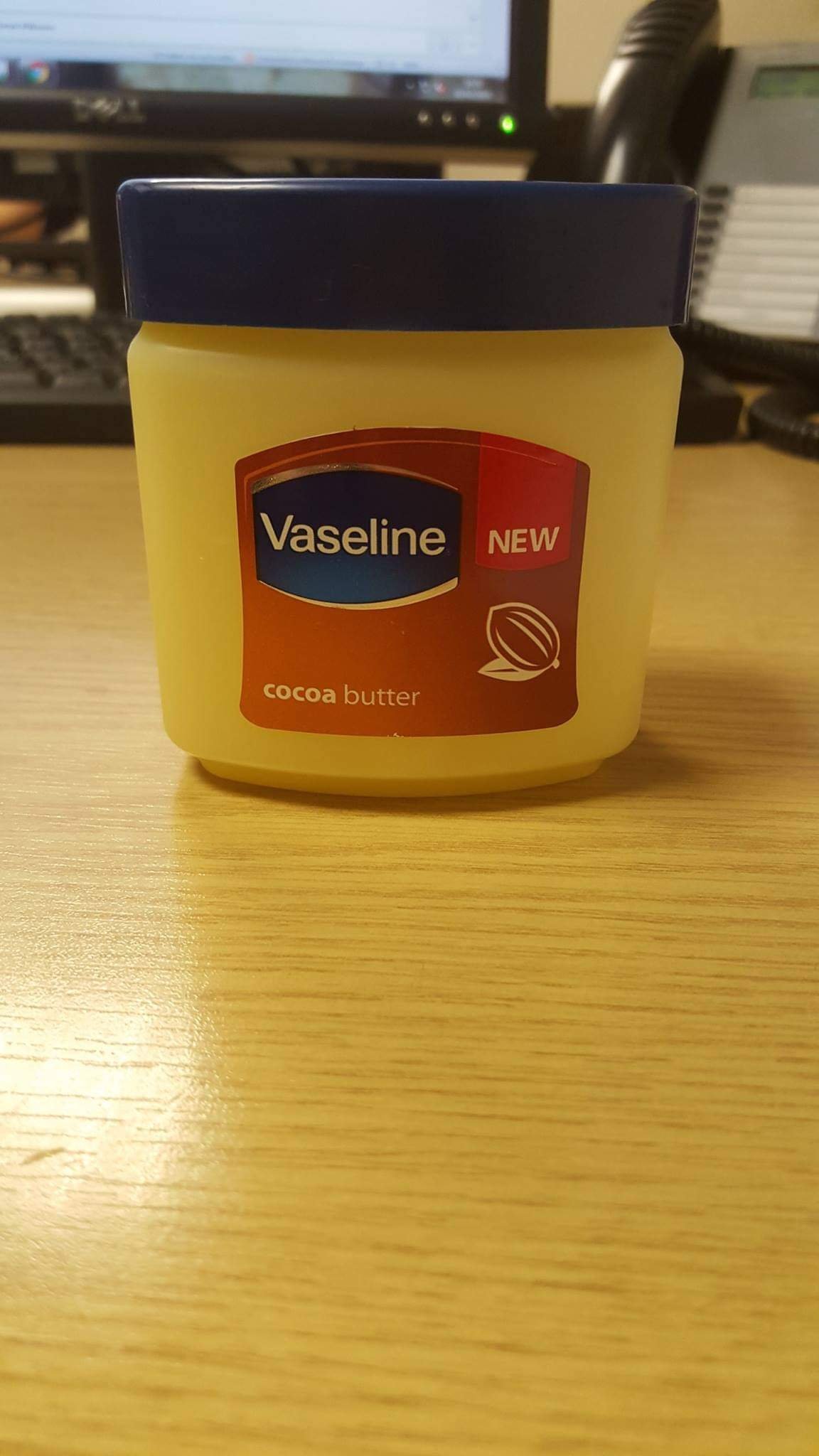 1000012777.jpg VASELINE PETROLEUM JELLY COCOA BUTTER - Image 1