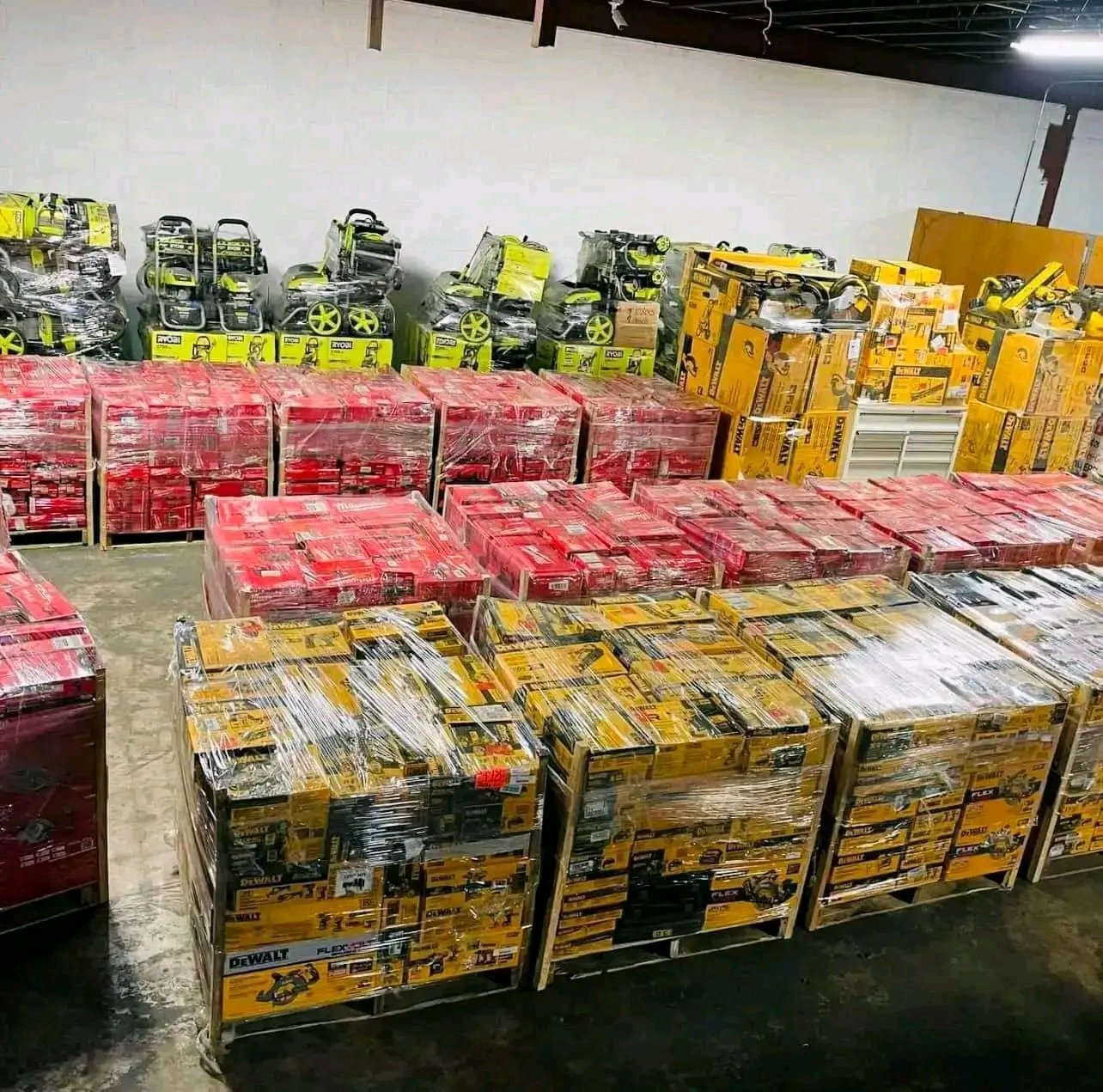 1000014959.jpg Milwaukee, Ryobi & Dewalt Tools pallets - Image 1