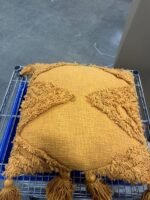 Assorted Bedding: 92 percent Off Original Retail - Image 4