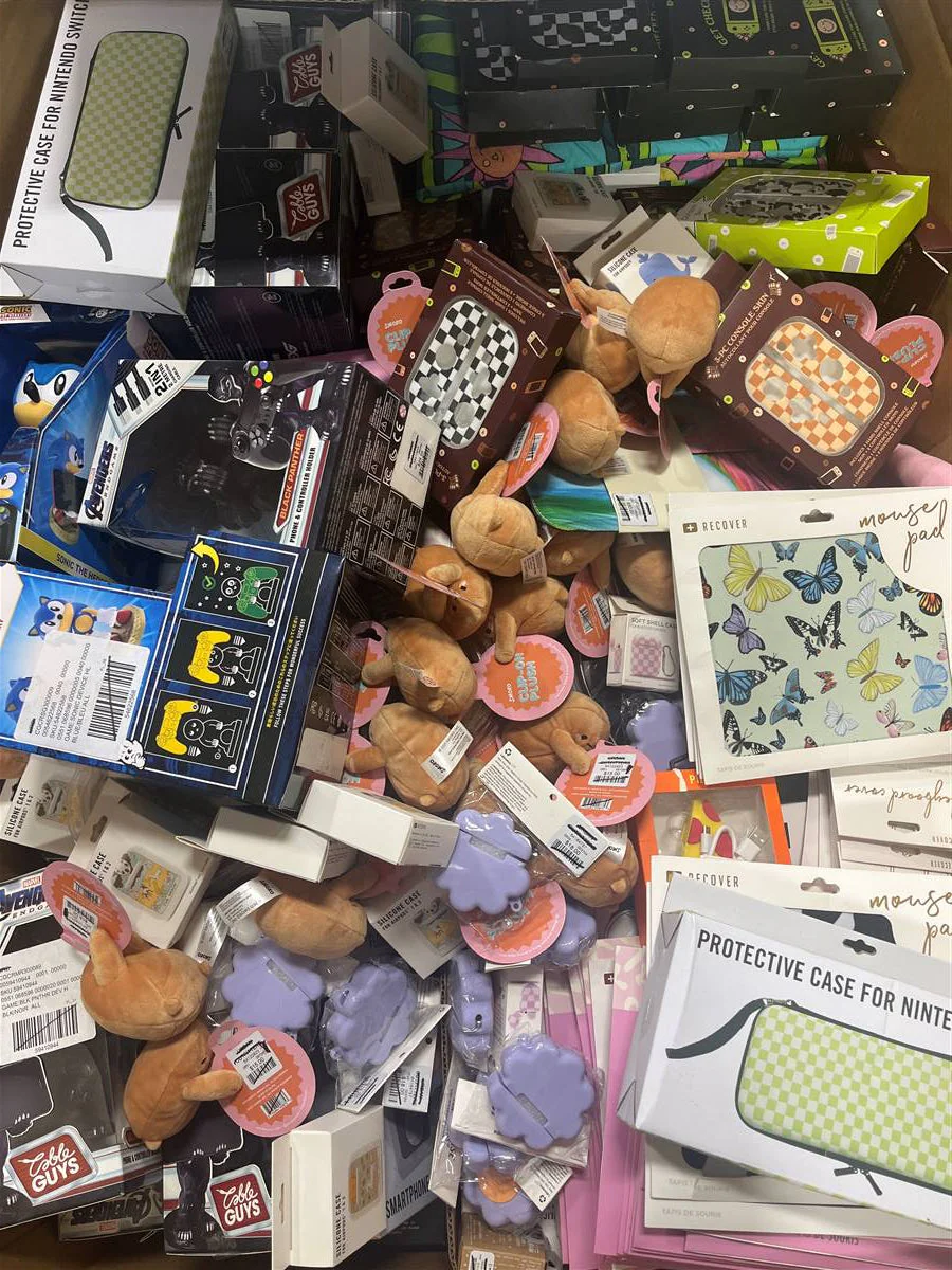 G51416-2_b377bf2e-2aeb-4008-acda-8c7d3f2cad1b.webp Assorted Tech Accessories: 92 percent Off Original Retail - Image 1