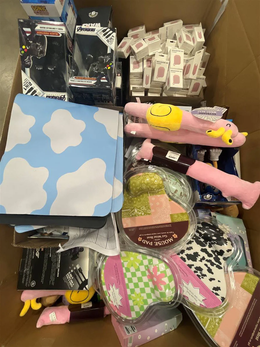 G51629-2_66a604f9-011c-45d6-b90f-fc53a8b1adaa.webp Assorted Tech Accessories: 92 percent Off Original Retail - Image 1