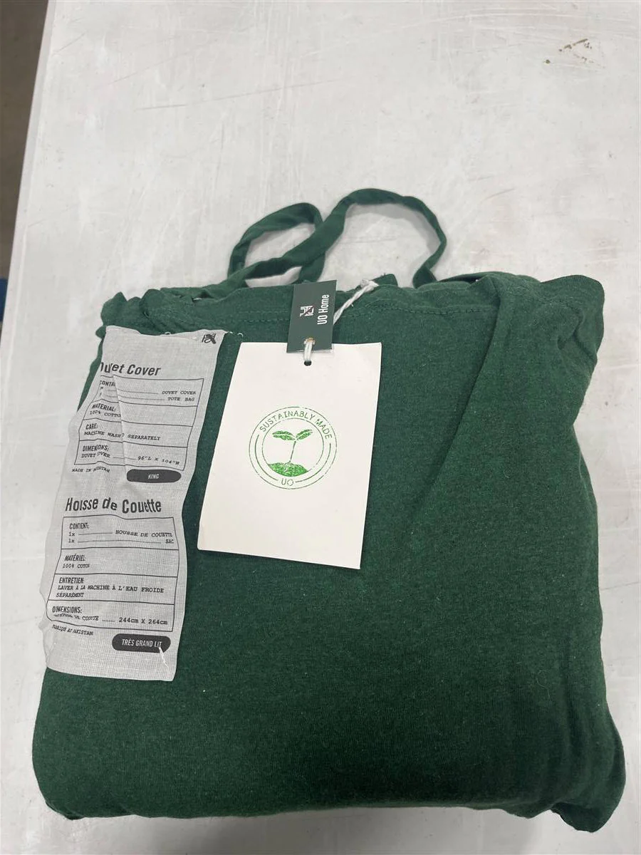 G51663-2_4cae64eb-474c-496b-8cce-43bea8314512.webp Assorted Bedding - Image 1