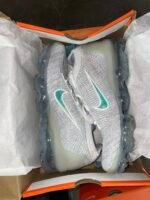 Nike shoes pallets - Image 12