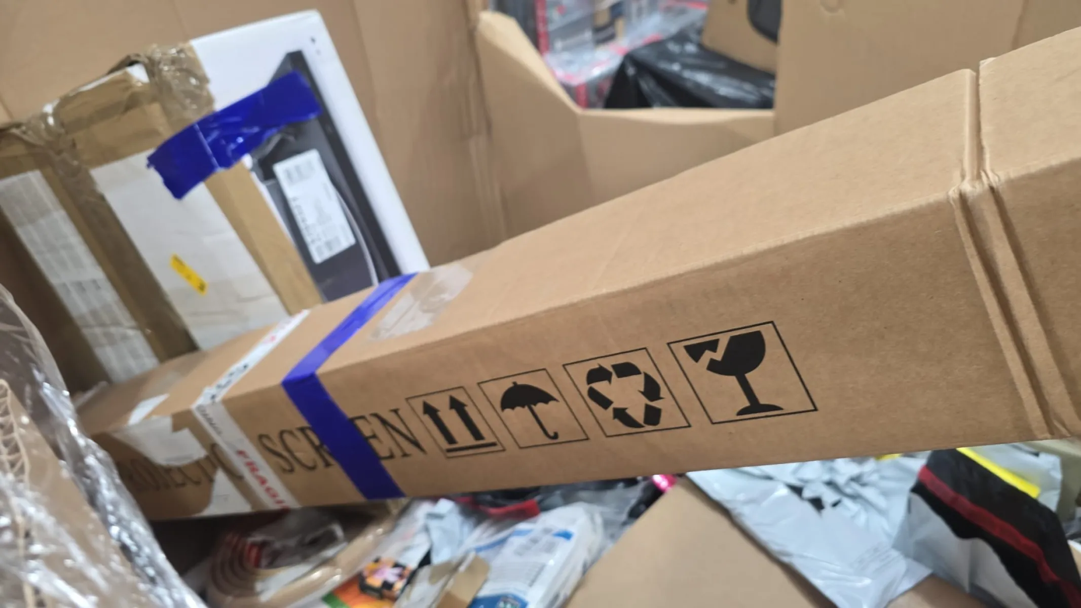 t24YcAvEOgGxr6.webp Electronics - electronics - 1pallet, 213pcs - Image 1